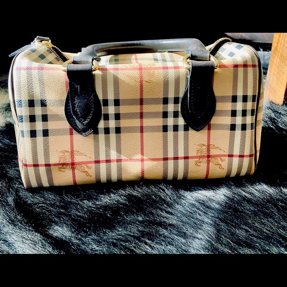 Burberry satchel - Picture 1 of 4
